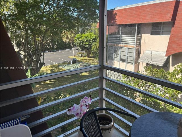 2901 NW 47th Terrace 344B, Lauderdale Lakes, FL 33313