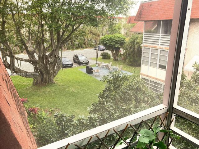 2901 NW 47th Terrace 344B, Lauderdale Lakes, FL 33313