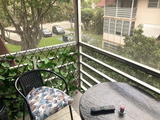2901 NW 47th Terrace 344B, Lauderdale Lakes, FL 33313