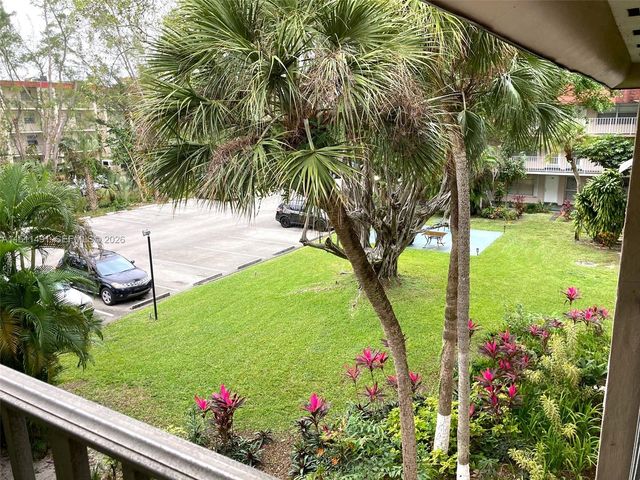 2901 NW 47th Terrace 344B, Lauderdale Lakes, FL 33313