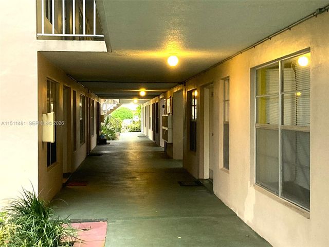 2901 NW 47th Terrace 344B, Lauderdale Lakes, FL 33313
