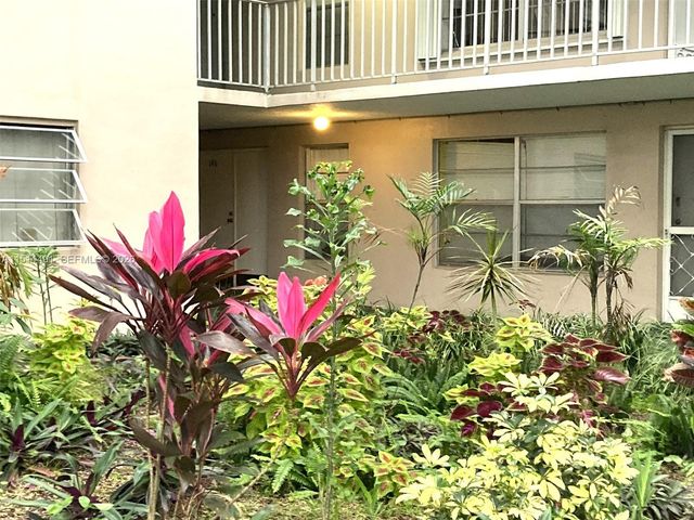 2901 NW 47th Terrace 344B, Lauderdale Lakes, FL 33313