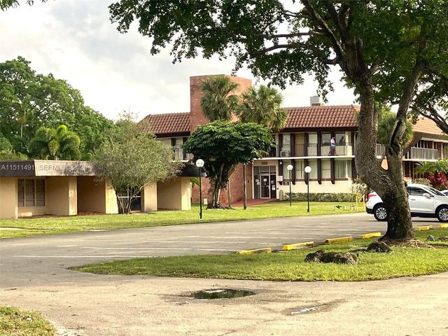 2901 NW 47th Terrace 344B, Lauderdale Lakes, FL 33313