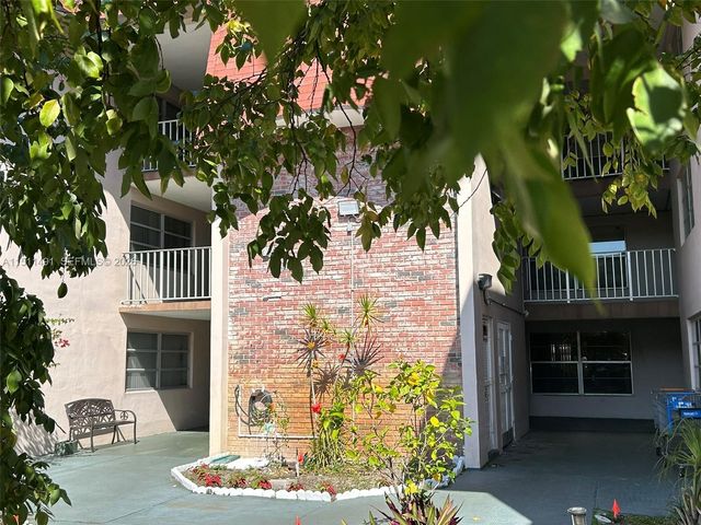 2901 NW 47th Terrace 344B, Lauderdale Lakes, FL 33313