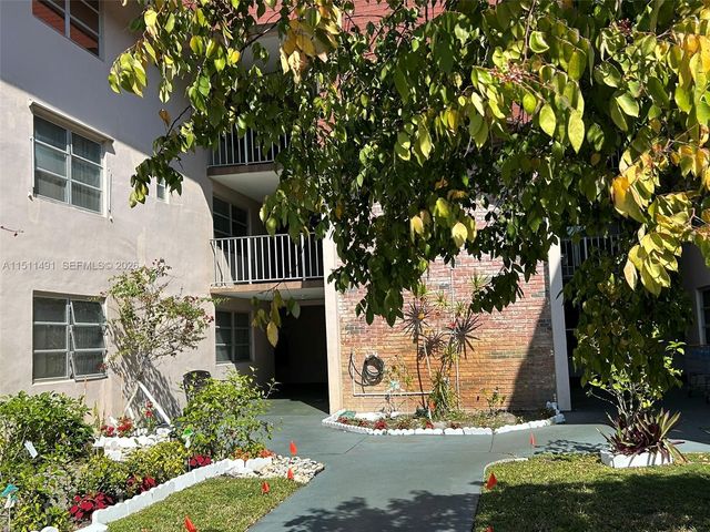 2901 NW 47th Terrace 344B, Lauderdale Lakes, FL 33313