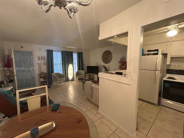 2901 NW 47th Terrace 344B, Lauderdale Lakes, FL 33313
