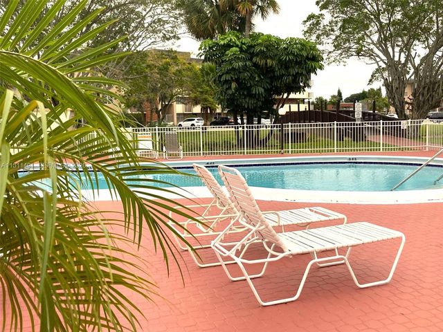 2901 NW 47th Terrace 344B, Lauderdale Lakes, FL 33313