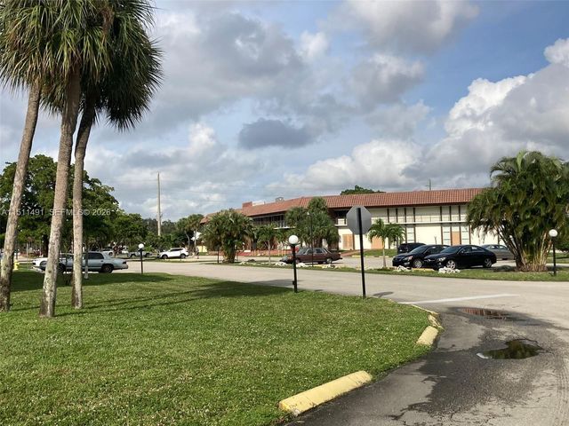 2901 NW 47th Terrace 344B, Lauderdale Lakes, FL 33313