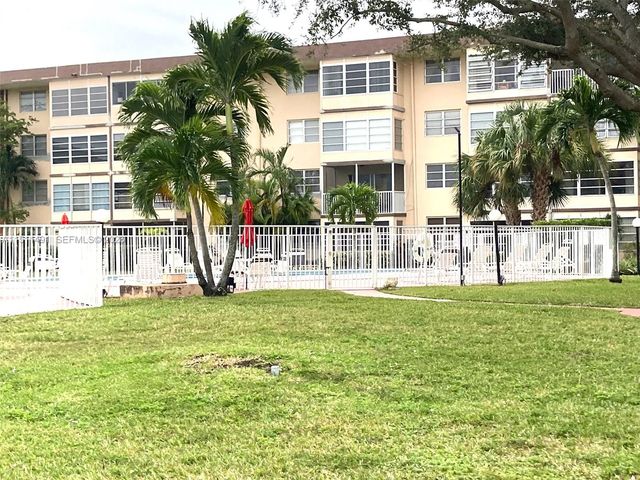 2901 NW 47th Terrace 344B, Lauderdale Lakes, FL 33313