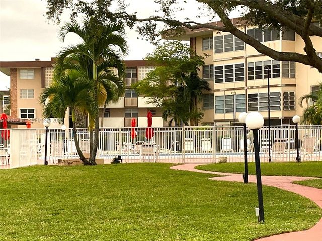 2901 NW 47th Terrace 344B, Lauderdale Lakes, FL 33313