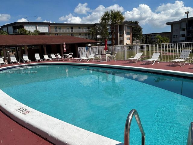 2901 NW 47th Terrace 344B, Lauderdale Lakes, FL 33313