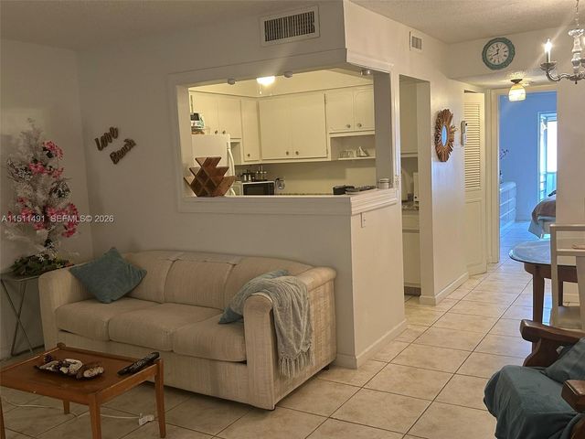 2901 NW 47th Terrace 344B, Lauderdale Lakes, FL 33313