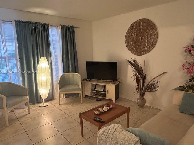 2901 NW 47th Terrace 344B, Lauderdale Lakes, FL 33313