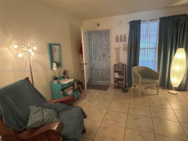 2901 NW 47th Terrace 344B, Lauderdale Lakes, FL 33313
