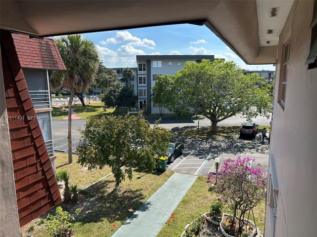 2901 NW 47th Terrace 344B, Lauderdale Lakes, FL 33313