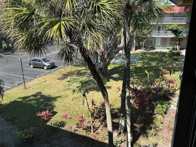 2901 NW 47th Terrace 344B, Lauderdale Lakes, FL 33313