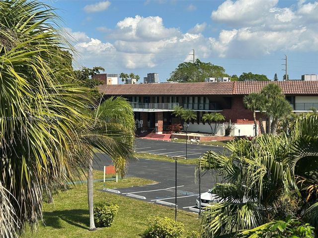 2901 NW 47th Terrace 344B, Lauderdale Lakes, FL 33313