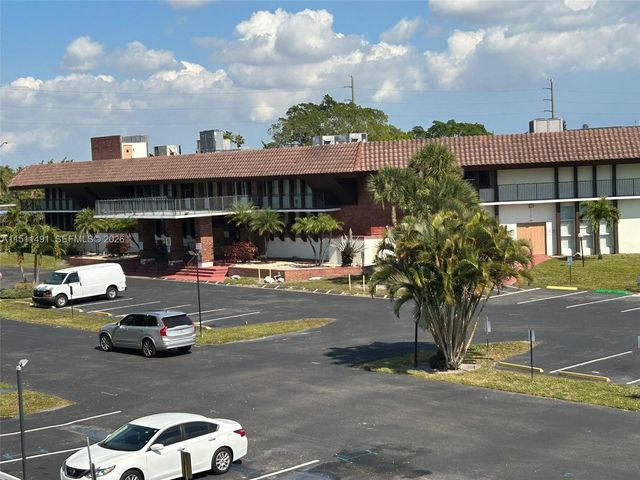 2901 NW 47th Terrace 344B, Lauderdale Lakes, FL 33313