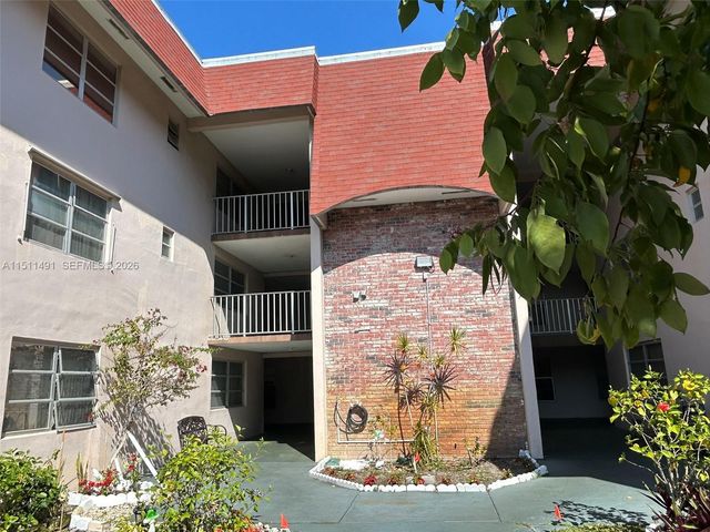 2901 NW 47th Terrace 344B, Lauderdale Lakes, FL 33313