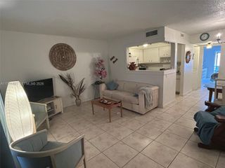 2901 NW 47th Terrace 344B, Lauderdale Lakes, FL 33313