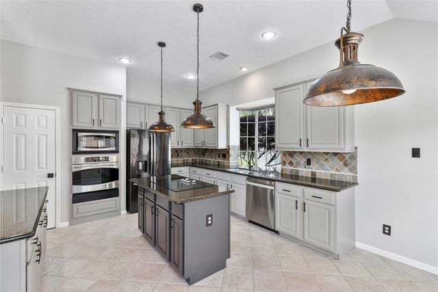 3819 Echo Mountain Drive, Houston, TX 77345