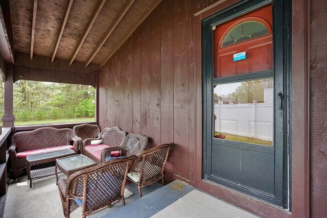 94 Cora Ave, Chicopee, MA 01013