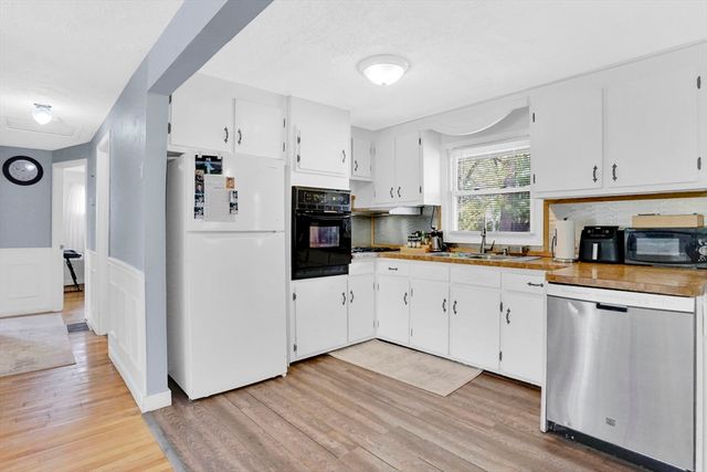 94 Cora Ave, Chicopee, MA 01013