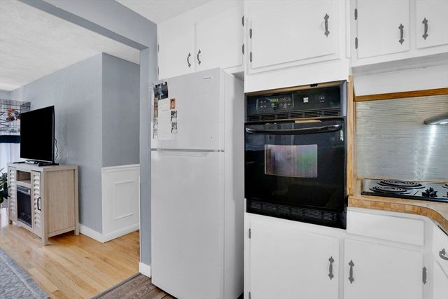 94 Cora Ave, Chicopee, MA 01013