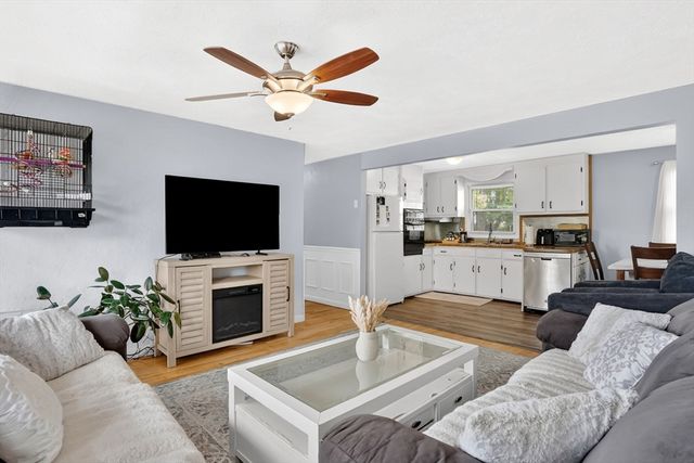 94 Cora Ave, Chicopee, MA 01013