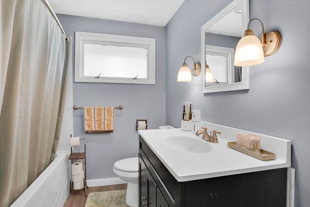 94 Cora Ave, Chicopee, MA 01013