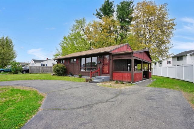 94 Cora Ave, Chicopee, MA 01013
