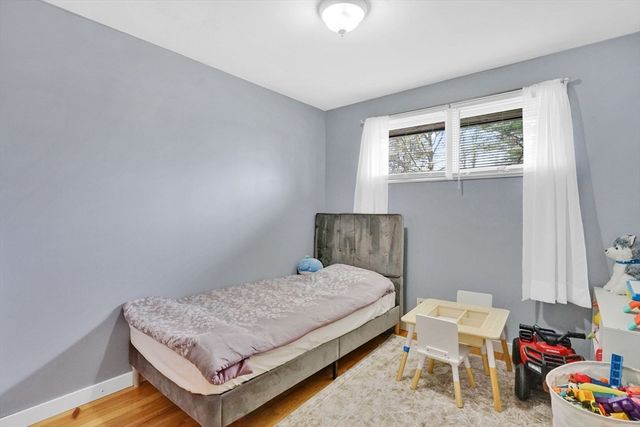94 Cora Ave, Chicopee, MA 01013