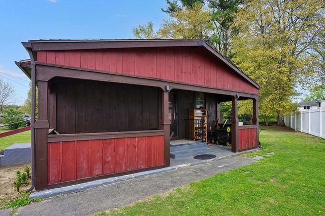 94 Cora Ave, Chicopee, MA 01013