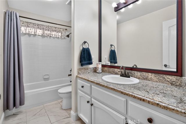 10130 N Heather Drive, Fresno, CA 93720