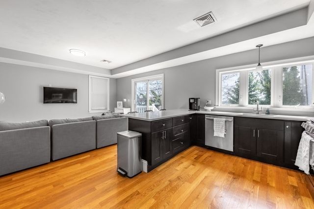 417 East 7th St 2, Boston, MA 02127