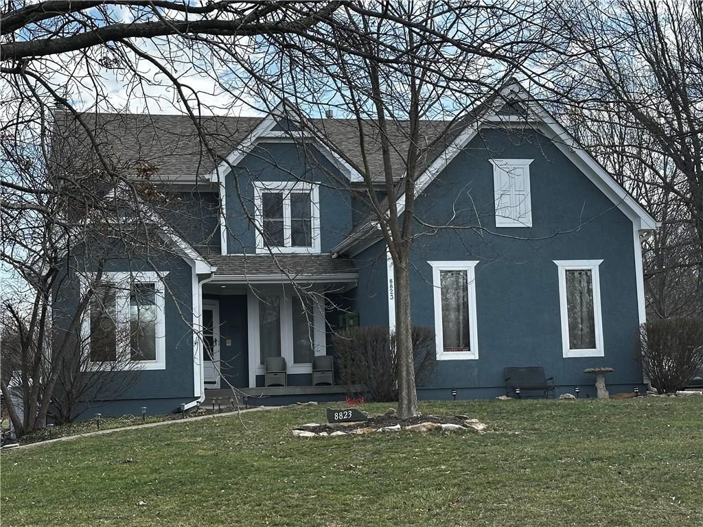 8823 Sunset Drive, Lenexa, KS 66220