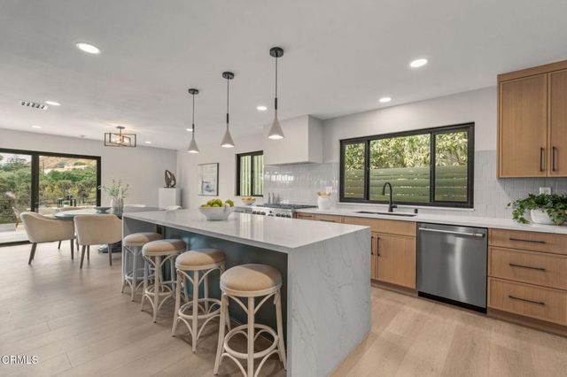 645 Oak Crest Drive, Sierra Madre, CA 91024