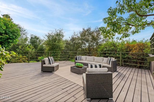 645 Oak Crest Drive, Sierra Madre, CA 91024