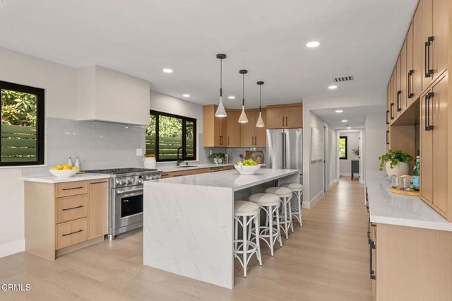 645 Oak Crest Drive, Sierra Madre, CA 91024