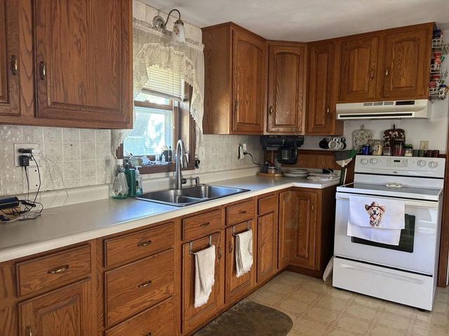 1798 PLANK ROAD, Menasha, WI 54952