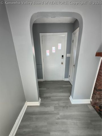 2925 Noyes Avenue, Charleston, WV 25304