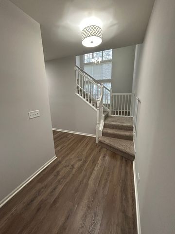 709 Riding Lane, St. Charles, IL 60174