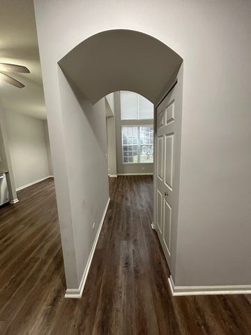 709 Riding Lane, St. Charles, IL 60174