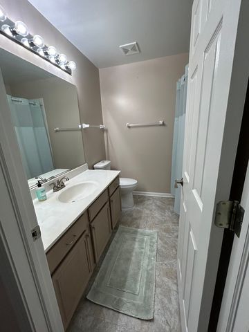 709 Riding Lane, St. Charles, IL 60174