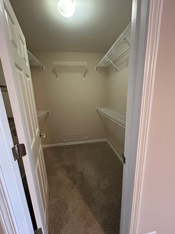 709 Riding Lane, St. Charles, IL 60174