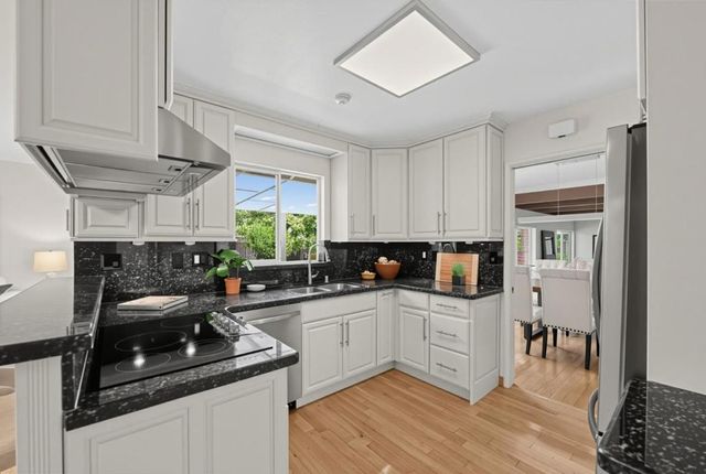 1091 Rockefeller Drive, Sunnyvale, CA 94087
