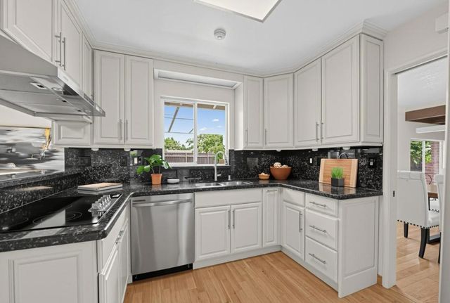 1091 Rockefeller Drive, Sunnyvale, CA 94087