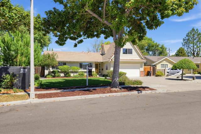 1091 Rockefeller Drive, Sunnyvale, CA 94087