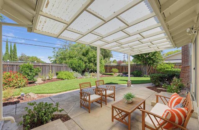 1091 Rockefeller Drive, Sunnyvale, CA 94087