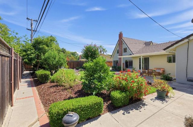 1091 Rockefeller Drive, Sunnyvale, CA 94087